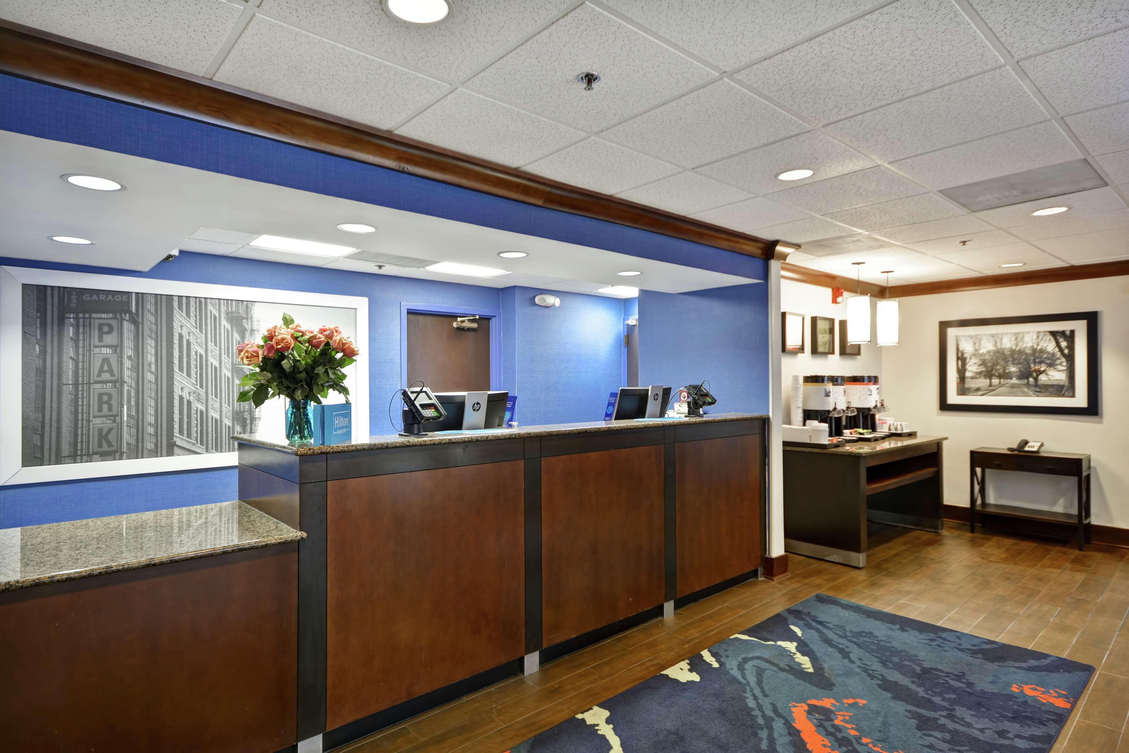 Hampton Inn Birmingham/Mountain Brook Exterior photo