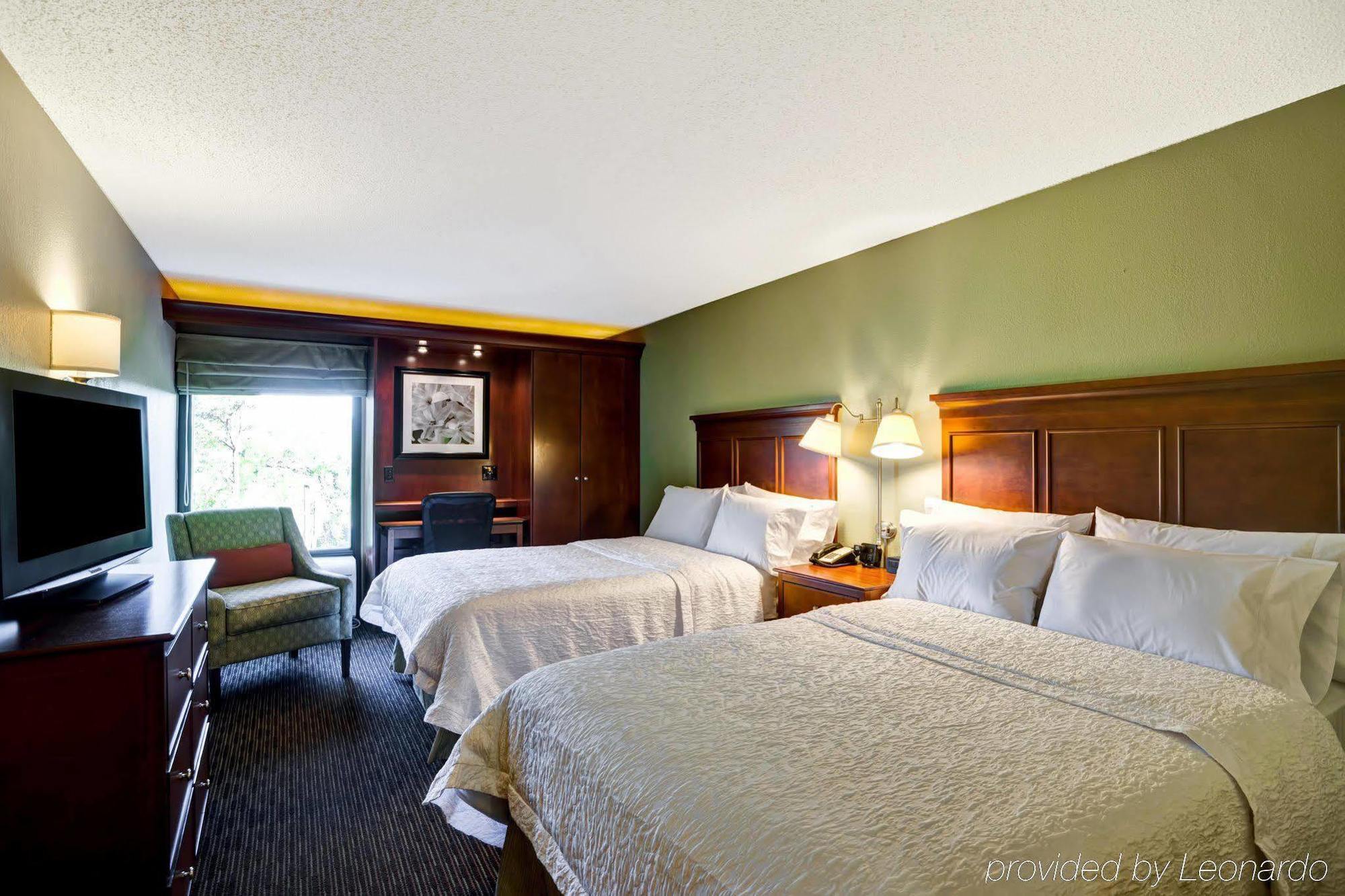 Hampton Inn Birmingham/Mountain Brook Exterior photo